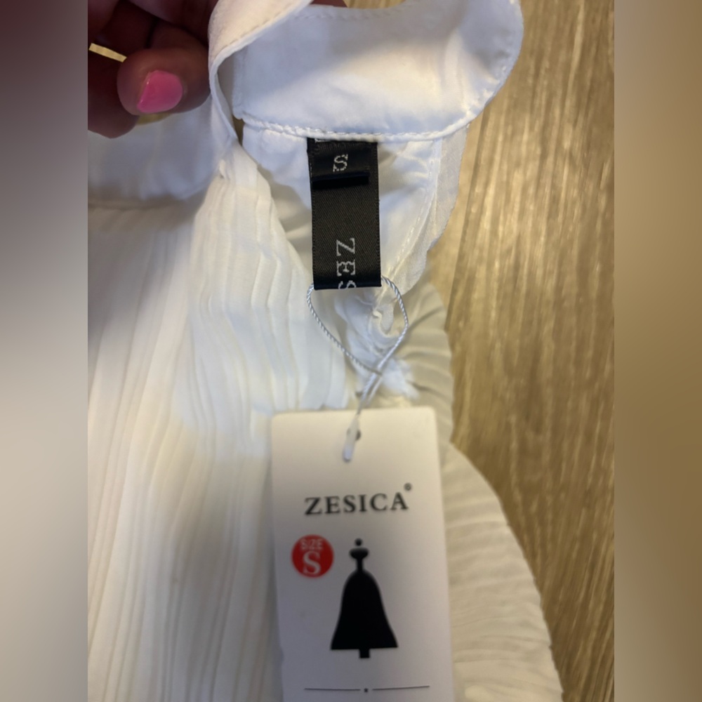 Elegant White Maxi Dress - Picture 2 of 4